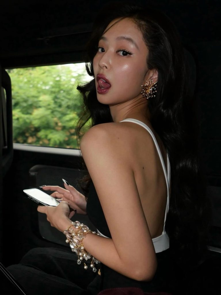 Jennie 香奈儿造型 6