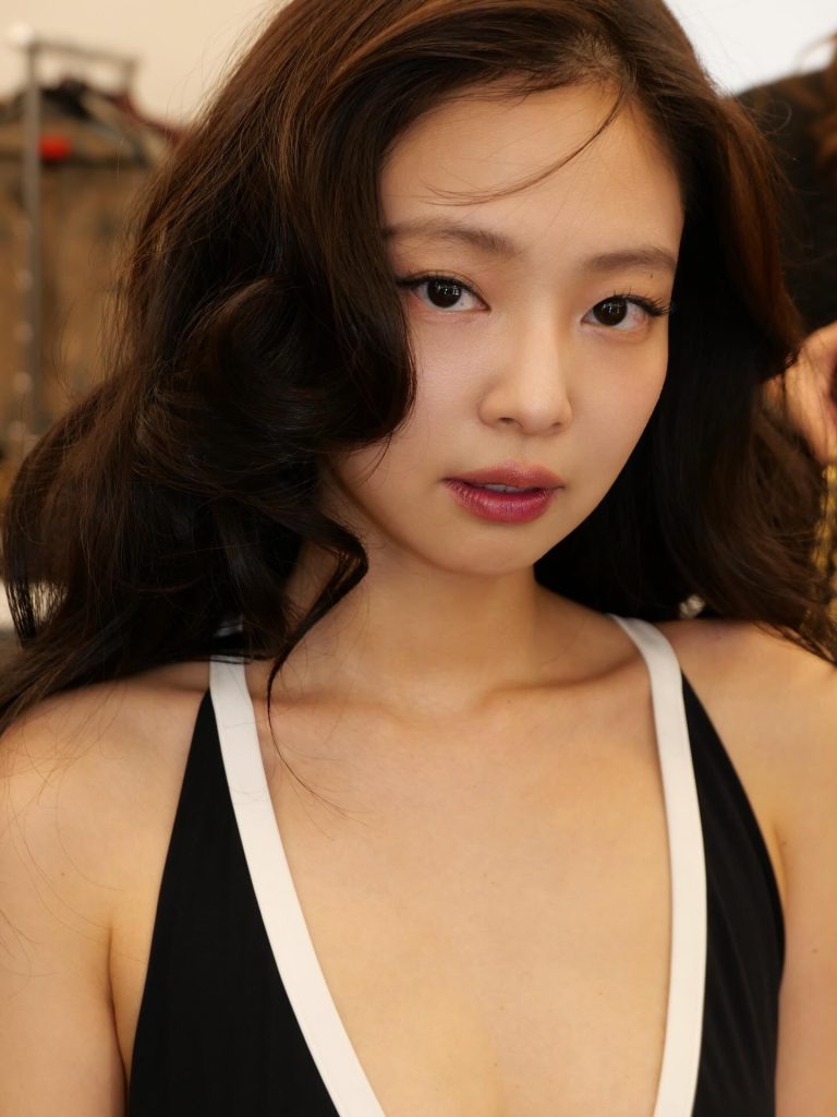 Jennie 香奈儿造型 10