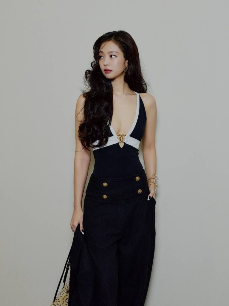 Jennie 香奈儿造型 14