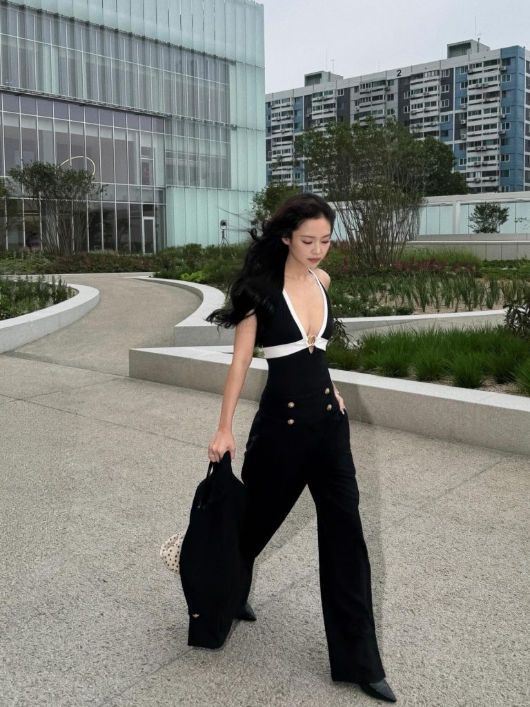 Jennie 香奈儿造型 11